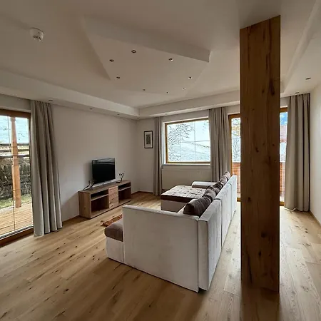In Stubai Valley Near Slopes, Cleaning Included Apartment