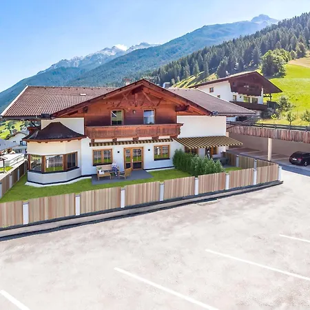 In Stubai Valley Near Slopes, Cleaning Included Apartment *